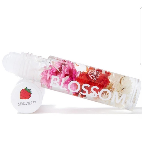 STRAWBERRY Blossom Scented Lip Gloss NWT - Picture 2 of 7